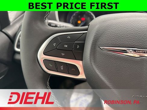 New 2026 Chrysler Pacifica Select image 30