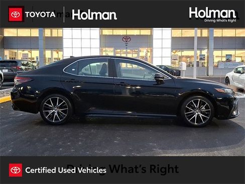 Certified 2023 Toyota Camry SE image 1