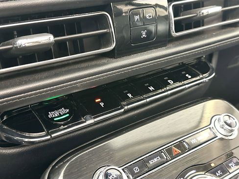 Used 2021 Lincoln Nautilus Reserve image 17