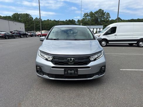 Certified 2026 Honda Odyssey EX-L image 3
