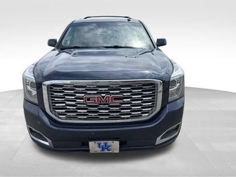 Used 2018 GMC Yukon Denali w/ Denali Ultimate Package AWD/4WD image 3