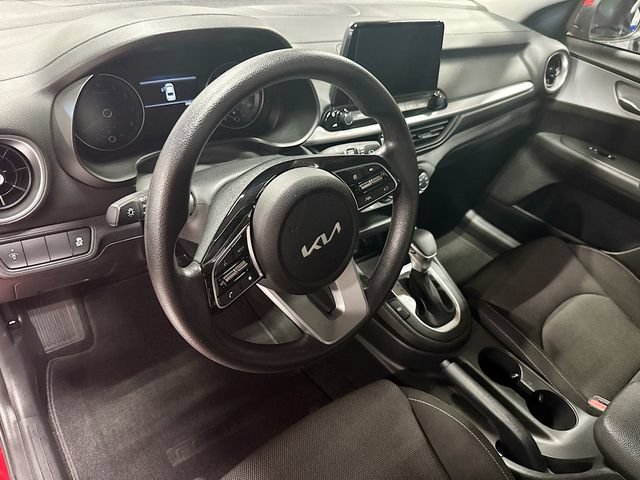 Certified 2022 Kia Forte LXS FWD image 9