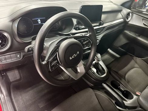Used 2022 Kia Forte LXS FWD image 9