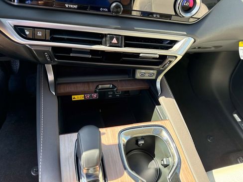 New 2026 Lexus RX 350 AWD image 25