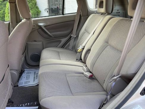 Used 2005 Toyota RAV4 2WD image 13