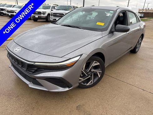 Used 2025 Hyundai Elantra Sport FWD image 1