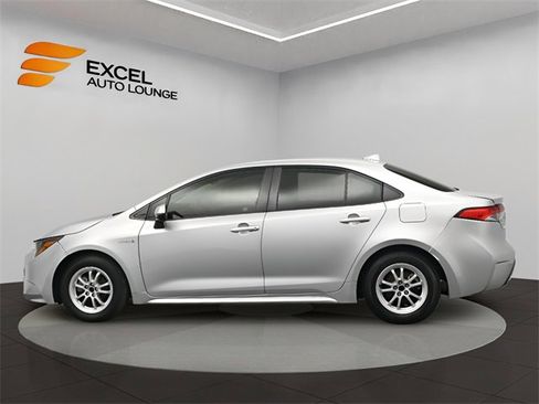 Used 2020 Toyota Corolla LE image 2