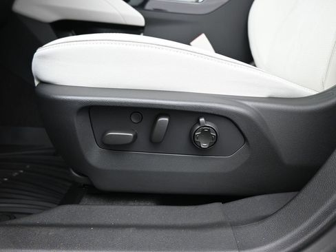 New 2026 Buick Envision Avenir image 13