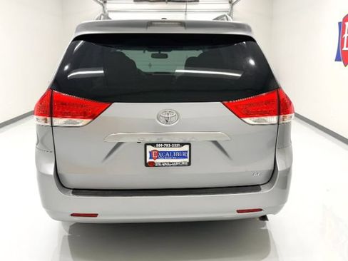 Used 2012 Toyota Sienna LE w/ Towing Pkg FWD image 7