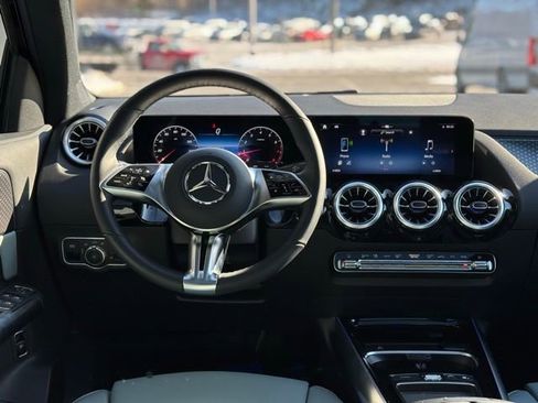 Used 2026 Mercedes-Benz GLA 250 4MATIC image 27