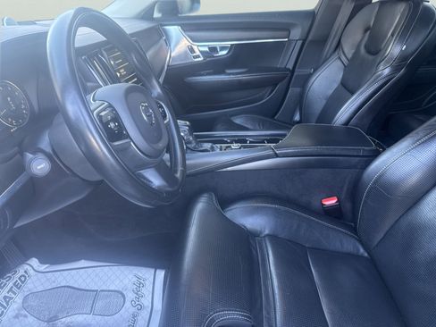 Used 2020 Volvo V90 T6 Cross Country image 19