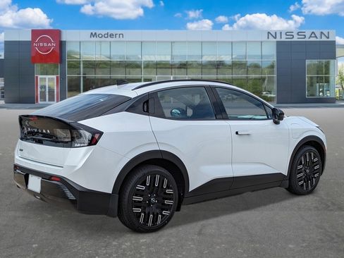 New 2026 Nissan Leaf Platinum+ w/ Cargo Package (Platinum+) FWD image 5