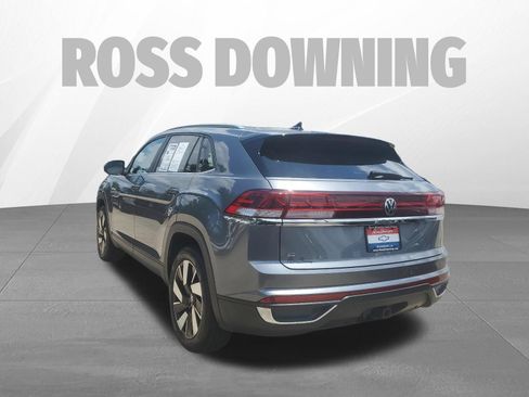 Used 2025 Volkswagen Atlas Cross Sport SE FWD image 6