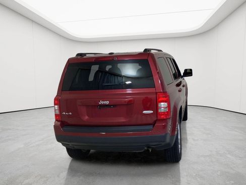 Used 2016 Jeep Patriot Latitude AWD/4WD image 13