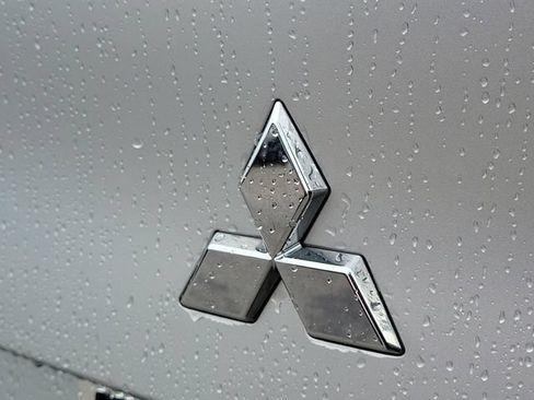 Used 2024 Mitsubishi Outlander SE FWD image 9