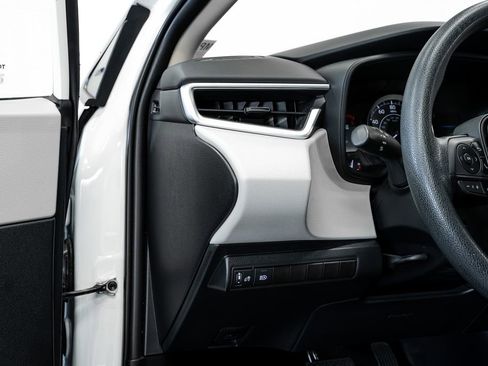 Used 2021 Toyota Corolla LE image 21