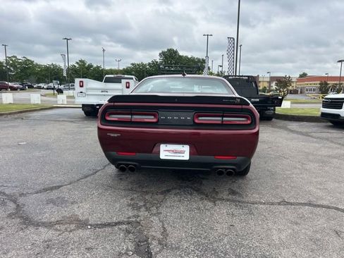 Used 2022 Dodge Challenger R/T Scat Pack w/ Scat Pack Stripe RWD image 4