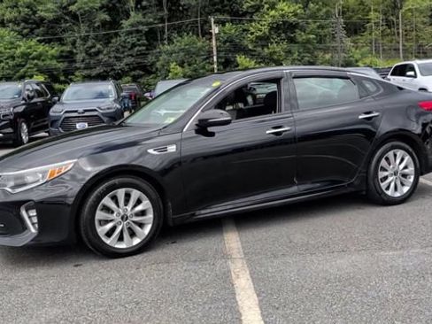 Used 2018 Kia Optima EX w/ Technology Package FWD image 5