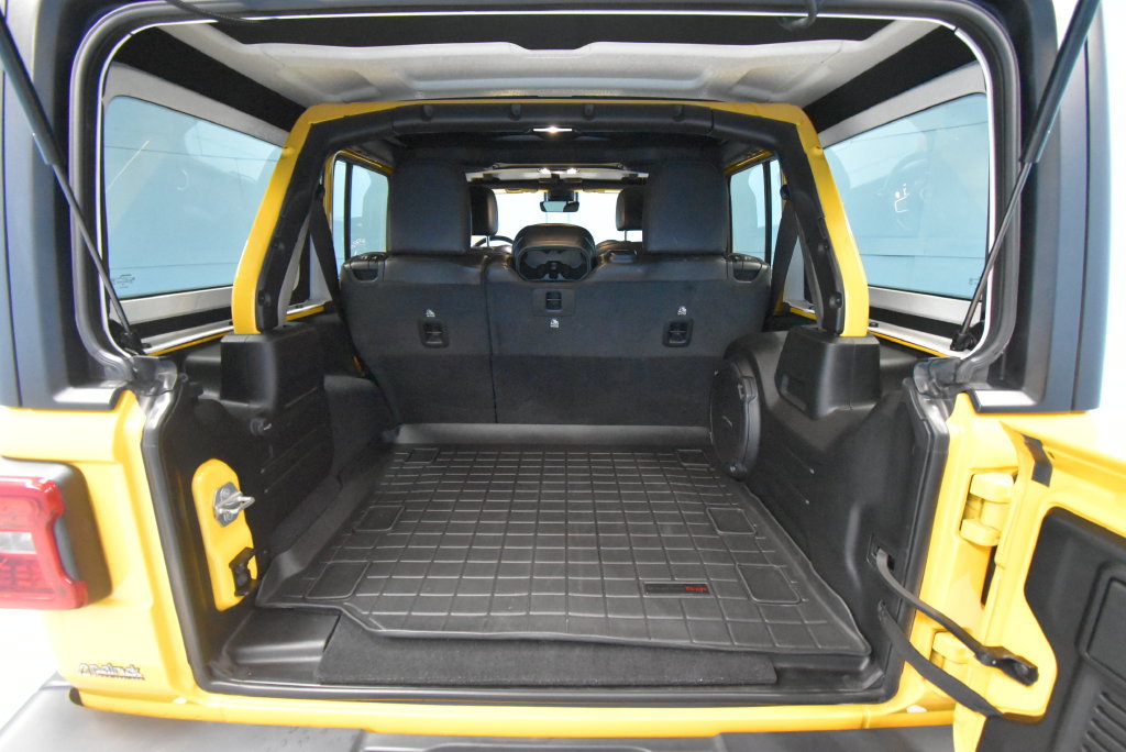 Used 2020 Jeep Wrangler Unlimited Sahara AWD/4WD image 27