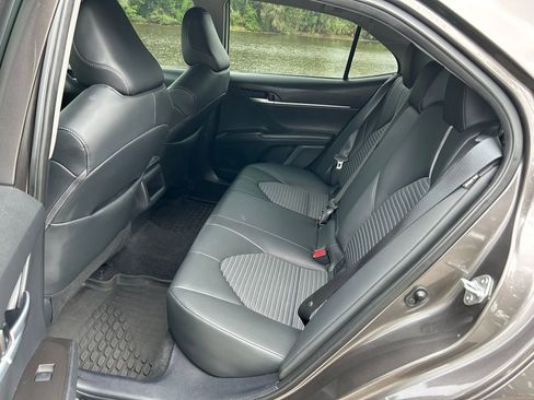 Used 2023 Toyota Camry SE image 13