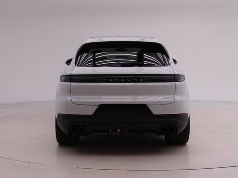 Used 2025 Porsche Cayenne S image 7