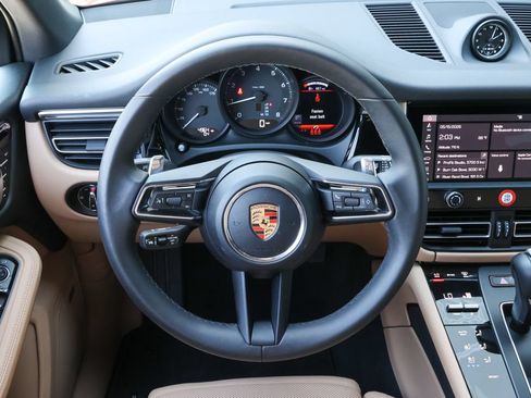 Certified 2026 Porsche Macan AWD/4WD image 27