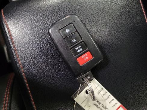 Used 2015 Toyota Camry XSE w/ Advanced Technology Package FWD image 20
