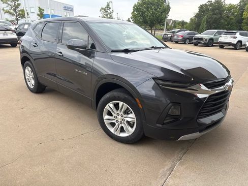 Used 2021 Chevrolet Blazer LT FWD image 1