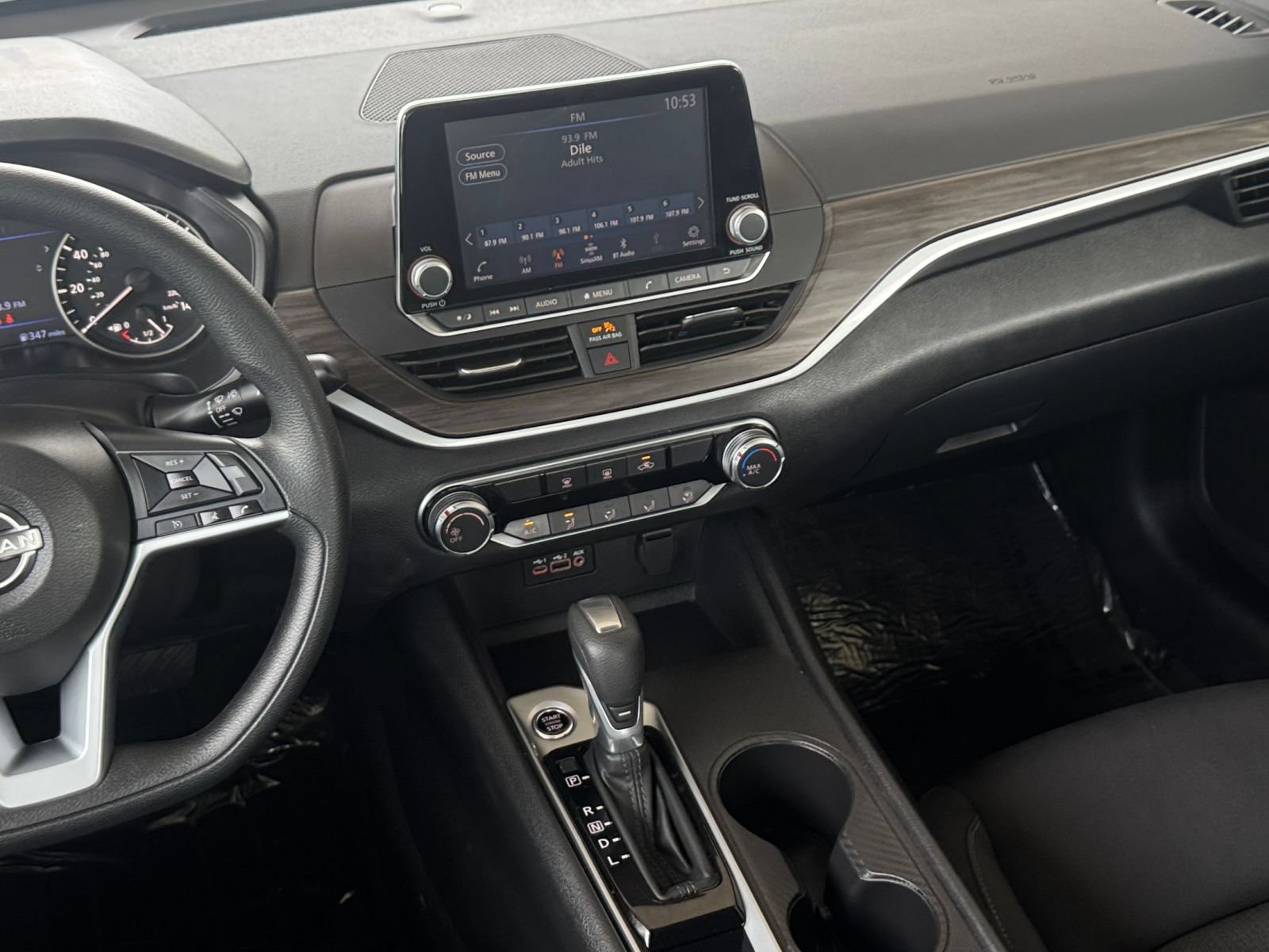 Used 2025 Nissan Altima 2.5 SV FWD image 19