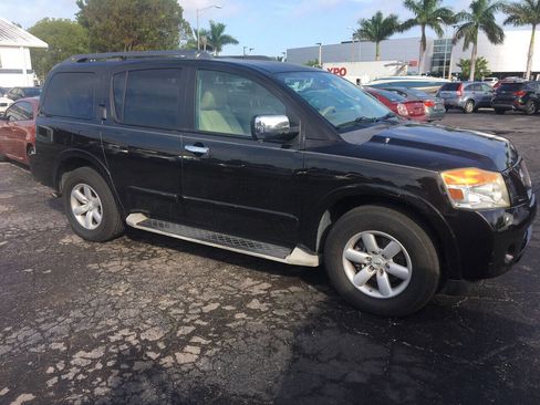 Used 2011 Nissan Armada SV image 5