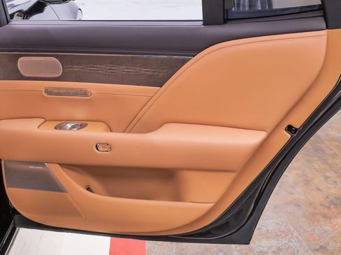 Certified 2025 Genesis G90 3.5T image 32