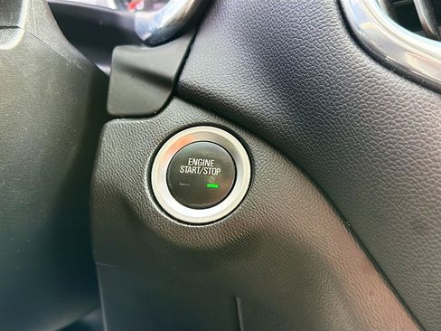 Used 2020 Chevrolet Equinox LT AWD/4WD image 9