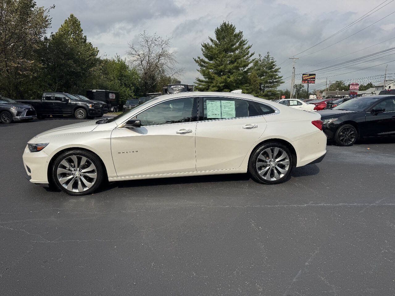 Used 2016 Chevrolet Malibu Premier w/ Driver Confidence Package II FWD image 8