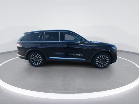 Used 2024 Lincoln Aviator Reserve AWD/4WD image 9