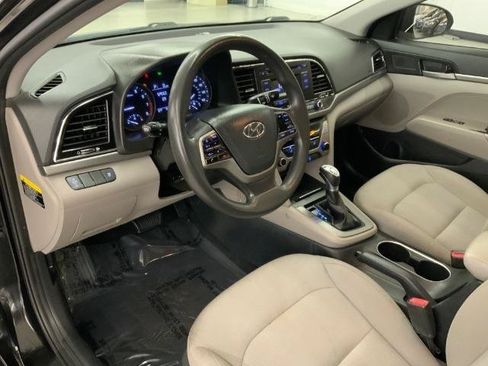Used 2018 Hyundai Elantra SE FWD image 9
