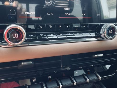 New 2025 GMC Canyon AT4 w/ Nightfall Edition image 19