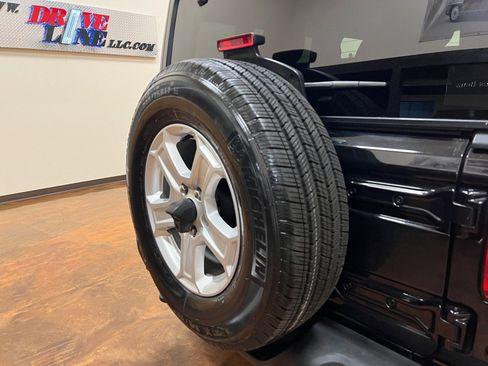 Used 2018 Jeep Wrangler Sport image 40