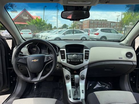 Used 2015 Chevrolet Cruze LS FWD image 18