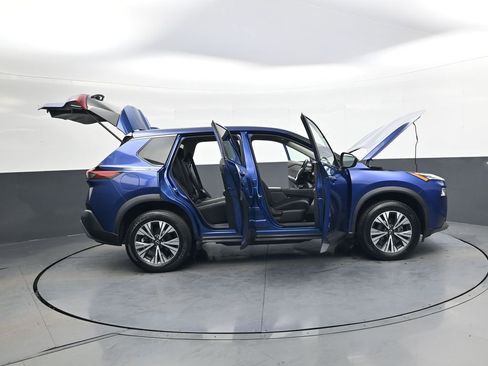Used 2023 Nissan Rogue SV image 43