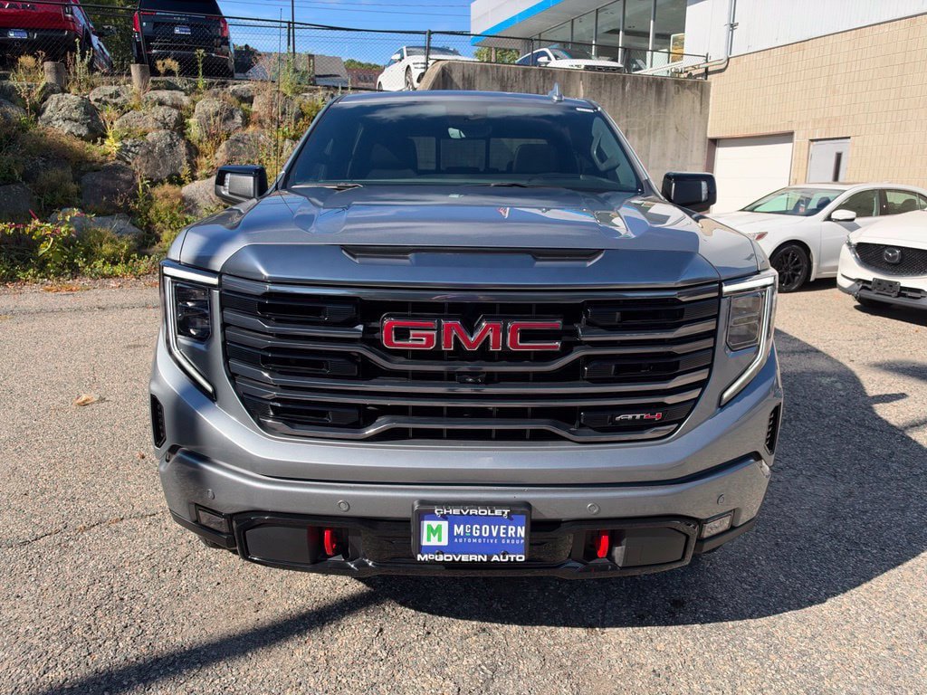 Used 2024 GMC Sierra 1500 AT4 w/ Technology Package AWD/4WD image 10