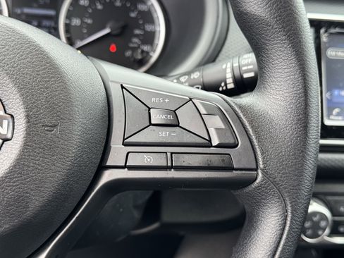 Certified 2025 Nissan Kicks Play S image 27
