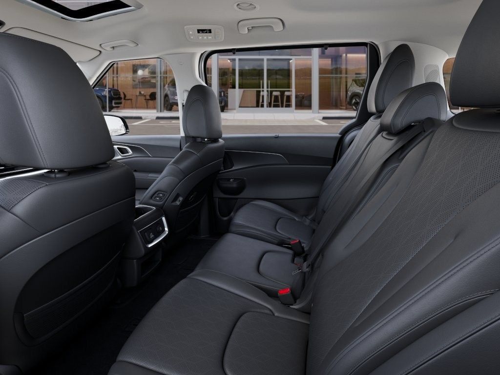 New 2027 Kia Carnival SX w/ Dark Edition Package FWD image 19