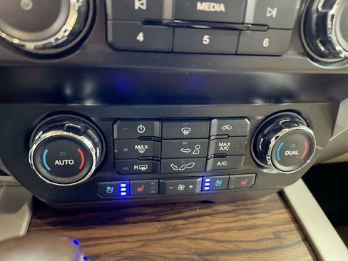 Used 2020 Ford F150 Lariat w/ Equipment Group 501A Mid AWD/4WD image 16