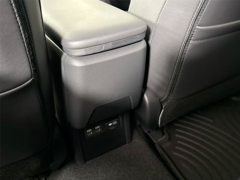 Used 2026 Toyota Prius Plug-In Hybrid FWD image 38