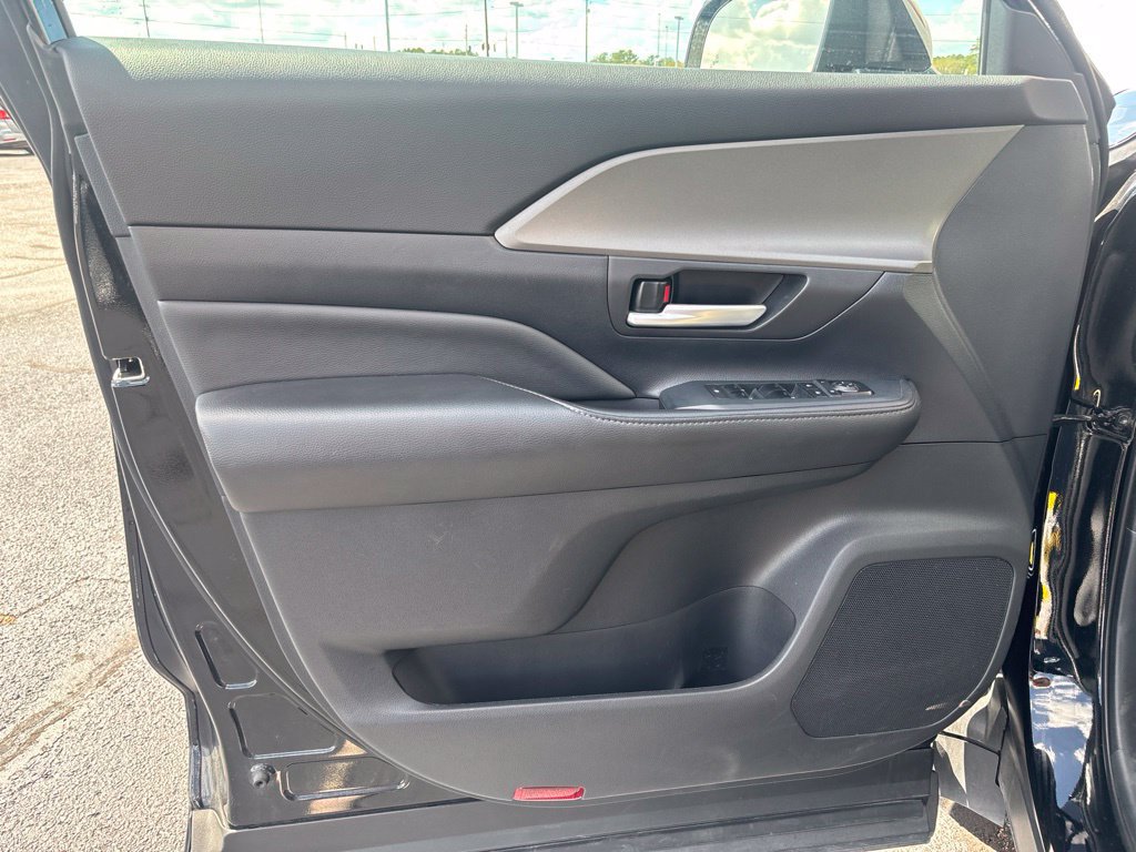 Used 2025 Toyota Grand Highlander FWD image 7