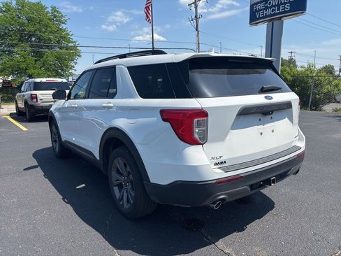 Used 2023 Ford Explorer XLT w/ Equipment Group 202A AWD/4WD image 7