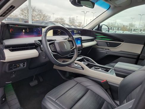 Certified 2024 Lincoln Nautilus Reserve image 20