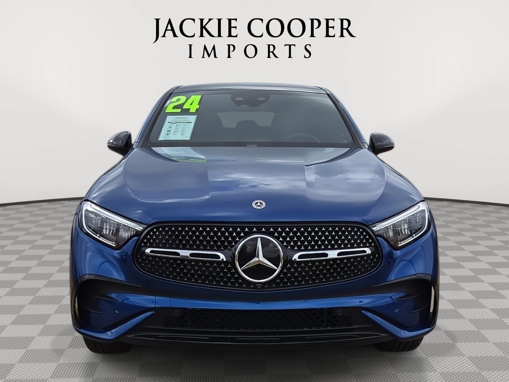 Used 2024 Mercedes-Benz GLC 300 4MATIC w/ AMG Line image 2