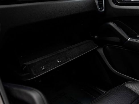 Used 2023 Porsche Cayenne Platinum Edition AWD/4WD image 19