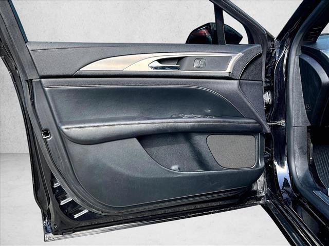 Used 2020 Lincoln MKZ FWD image 18